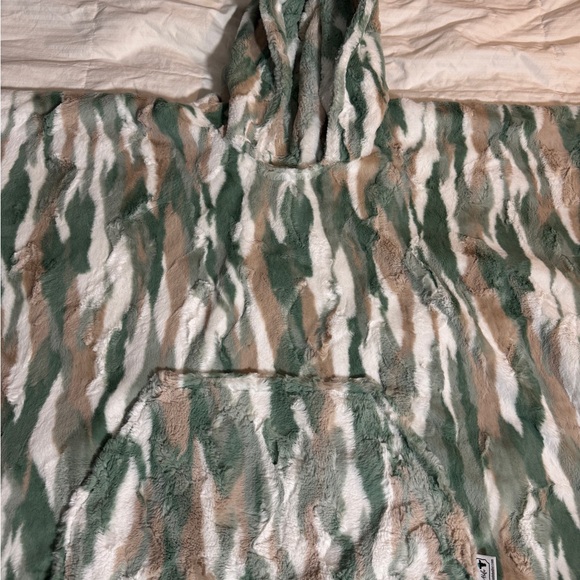 The Handmade Heifer Jackets & Blazers - Cozy Camouflage Hooded Blanket